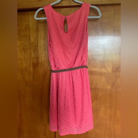 Spring Lace Dress - Picture 2 of 4